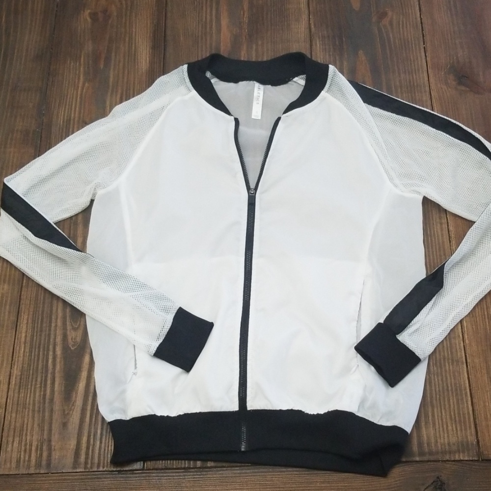 Fabletics Mesh Windbreaker Exercise Jacket Small